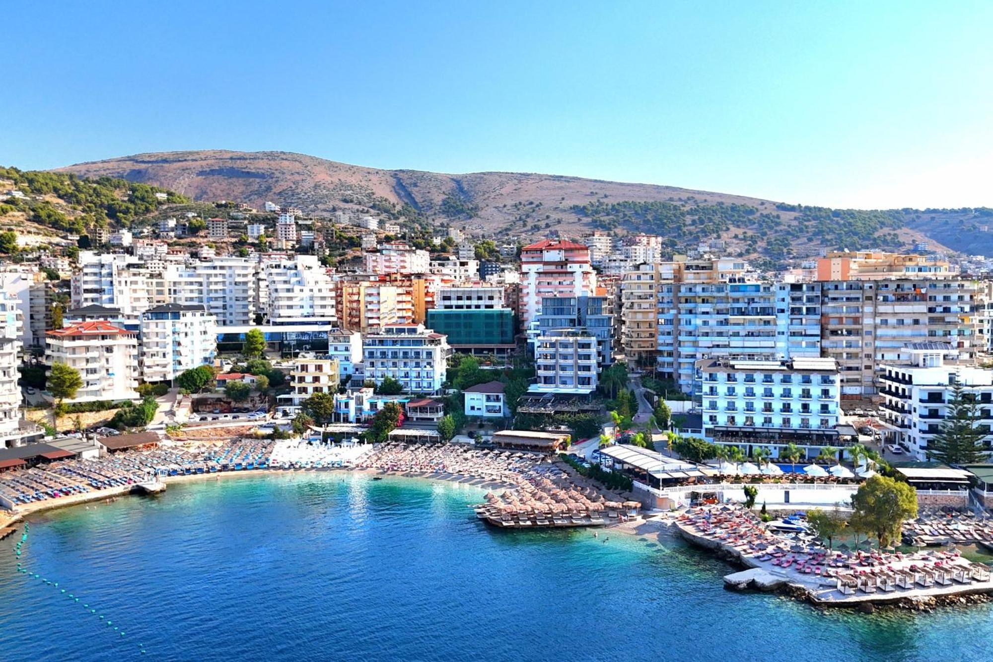 Svein Apartment Sarandë Exterior foto
